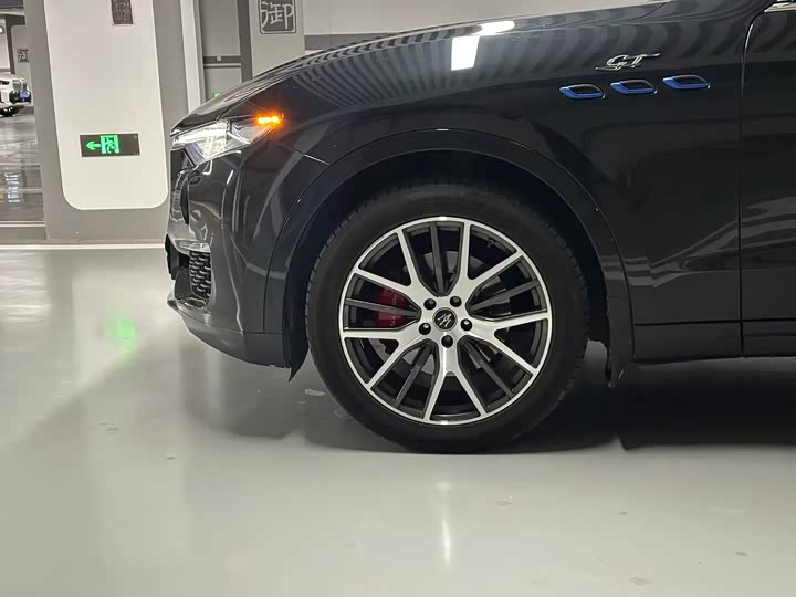 Фото 5 - Maserati Levante