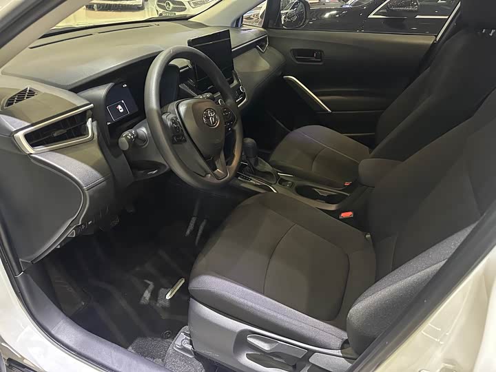 Фото 3 - Toyota Corolla Cross