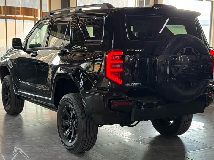 Фото 2 - Tank 400