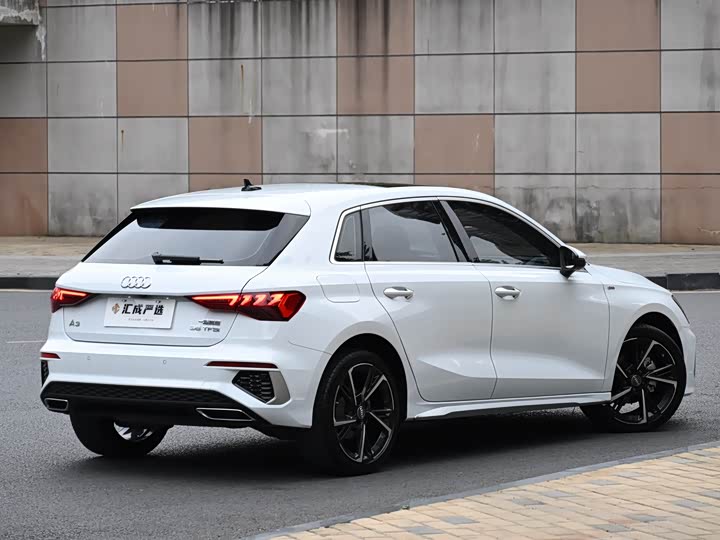 Фото 2 - Audi A3