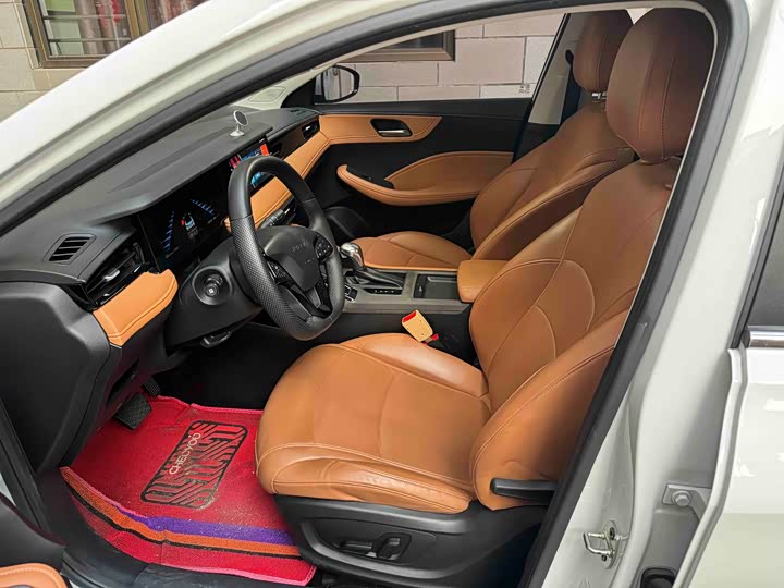 Фото 6 - Roewe i5