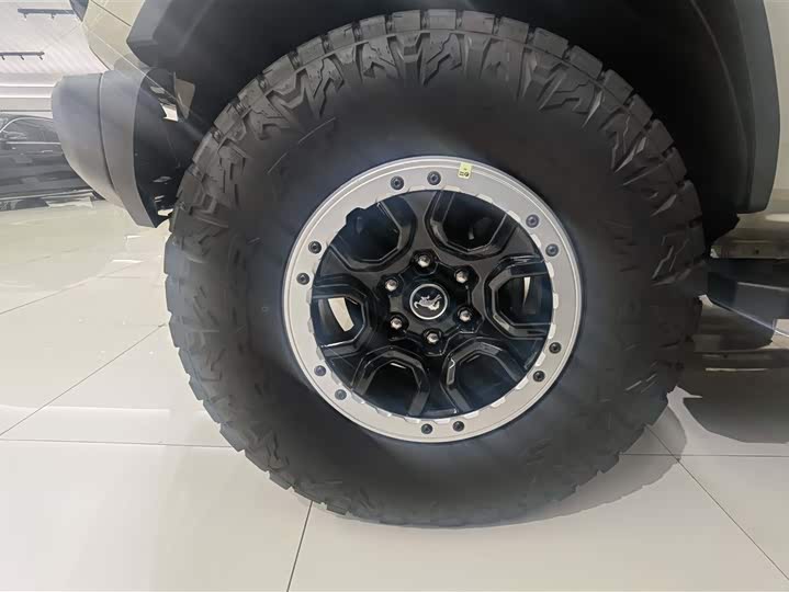 Фото 5 - Ford Bronco