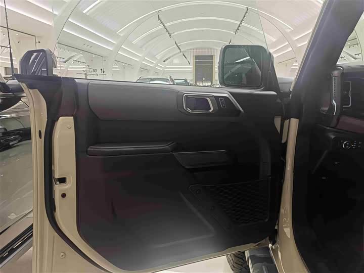 Фото 6 - Ford Bronco