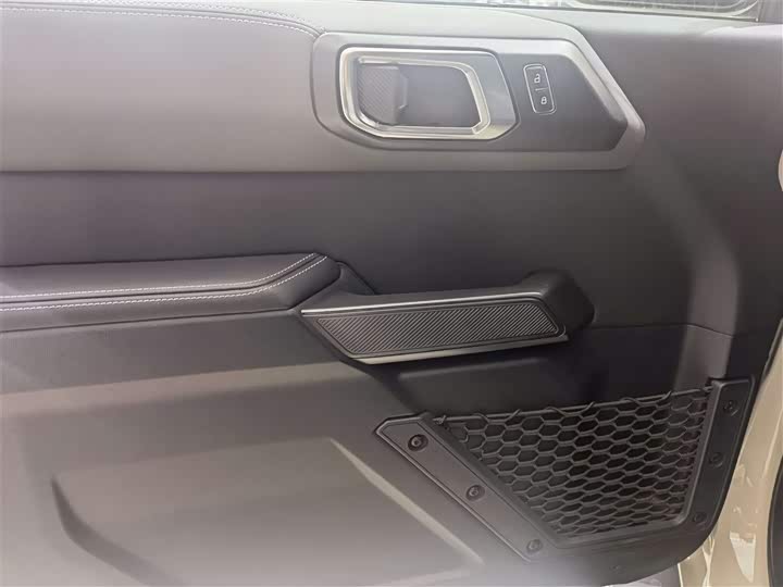 Фото 7 - Ford Bronco