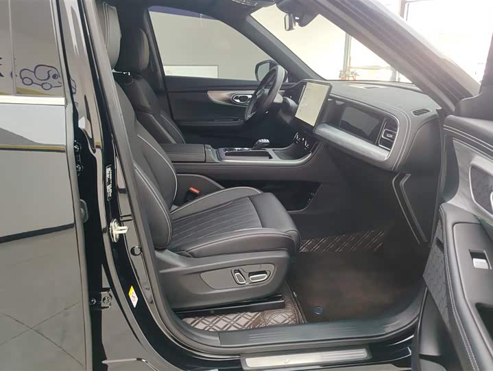 Фото 8 - GAC Trumpchi GS8