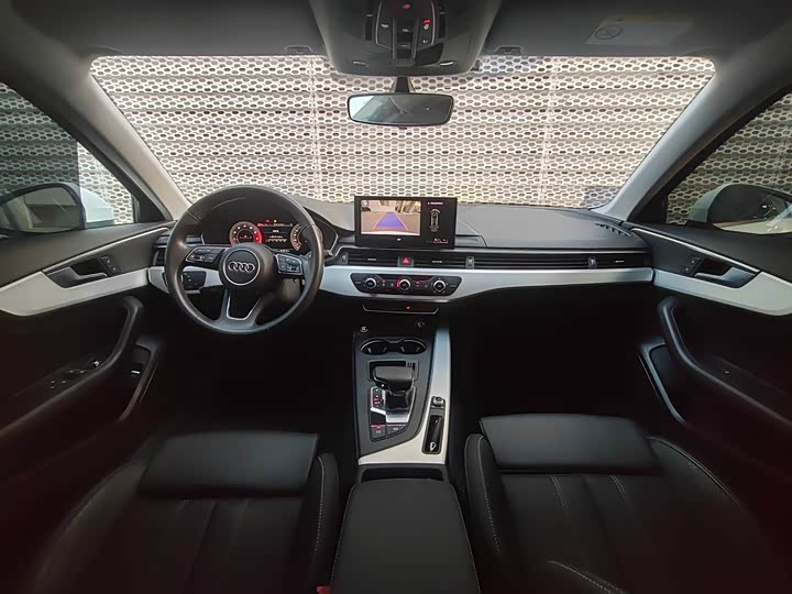 Фото 5 - Audi A4L