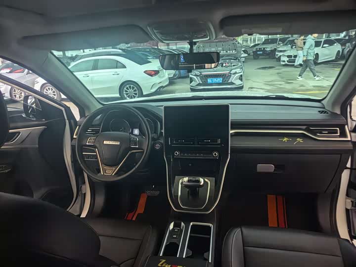 Фото 7 - Haval M6