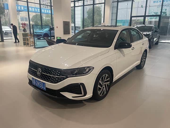 Фото 1 - Volkswagen Lavida