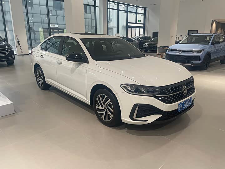 Фото 3 - Volkswagen Lavida