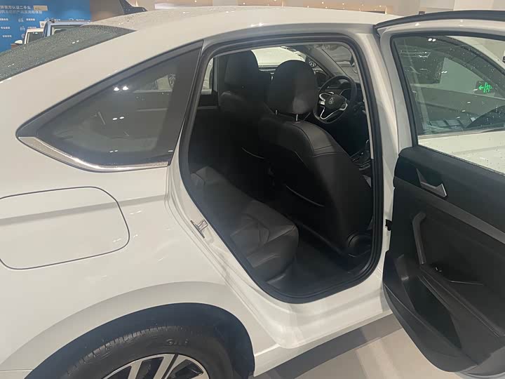 Фото 6 - Volkswagen Lavida