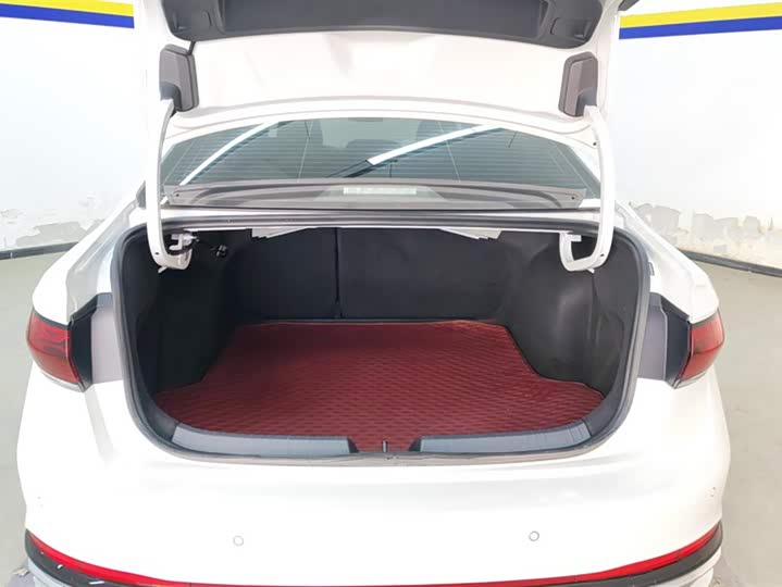 Фото 4 - Volkswagen Sagitar L