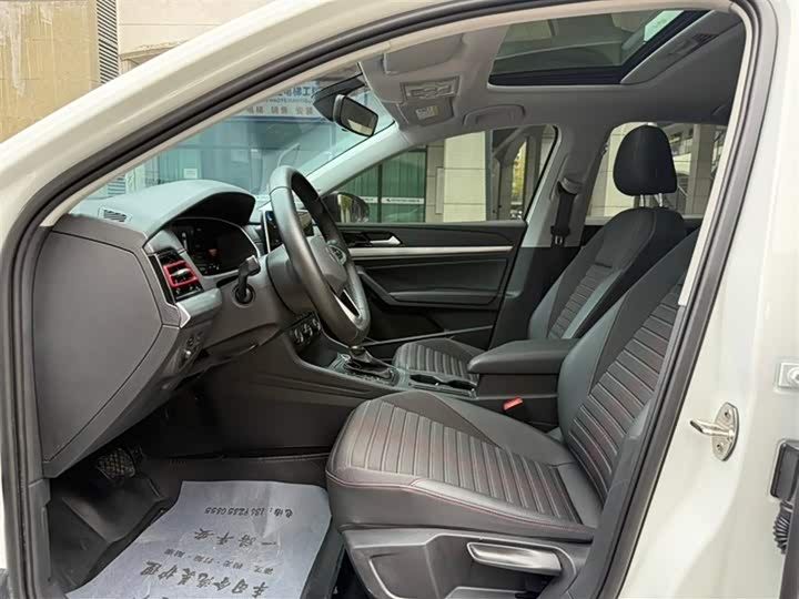 Фото 2 - Volkswagen Lavida