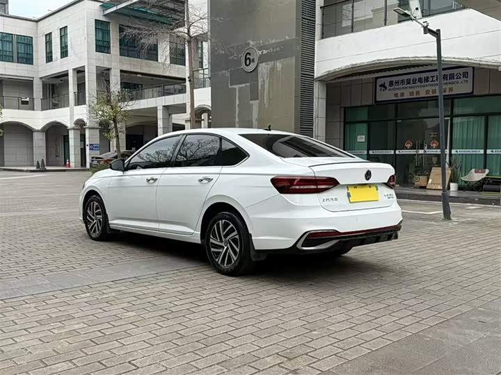 Фото 9 - Volkswagen Lavida