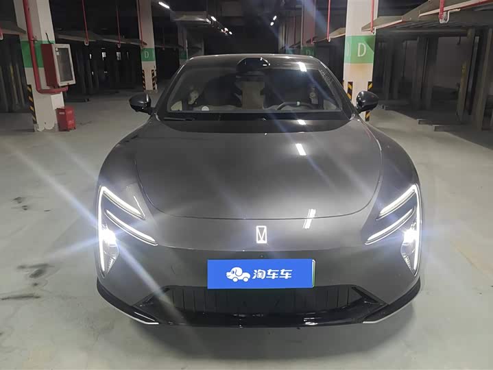 Фото 2 - Avatr 06