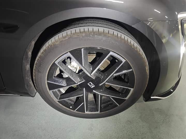 Фото 6 - Avatr 06