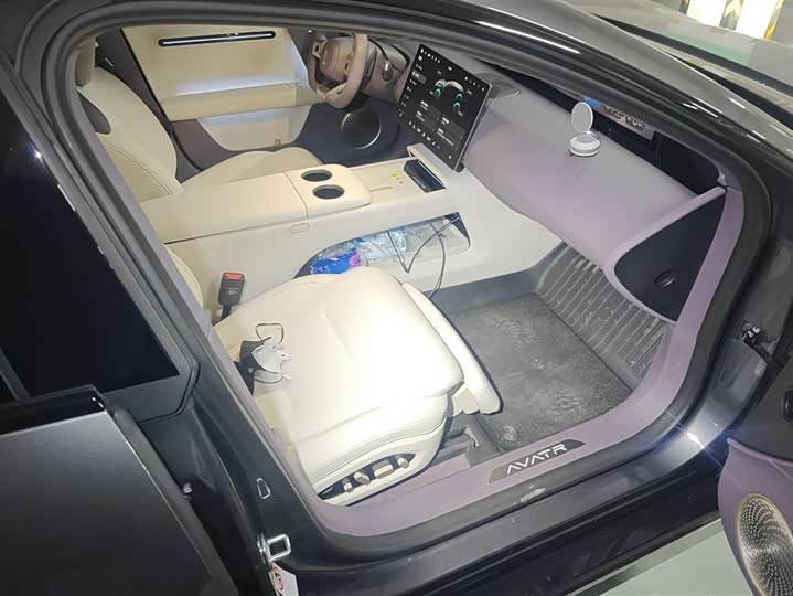 Фото 8 - Avatr 06