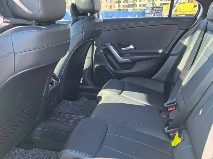 Фото 6 - Mercedes-Benz A-Class