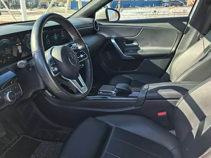 Фото 8 - Mercedes-Benz A-Class