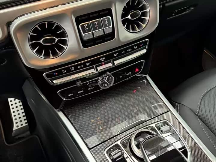 Фото 8 - Mercedes-Benz G-Class