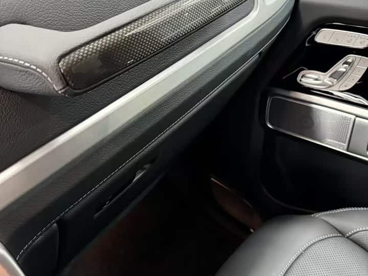 Фото 9 - Mercedes-Benz G-Class