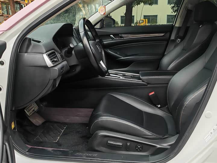 Фото 5 - Honda Accord