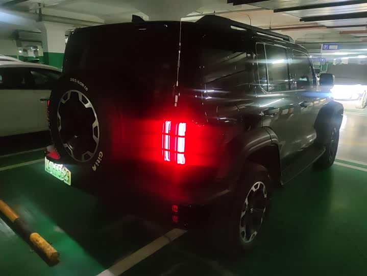 Фото 3 - Tank 300 Hybrid