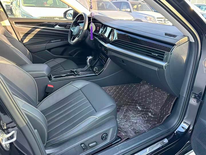 Фото 4 - Volkswagen Passat