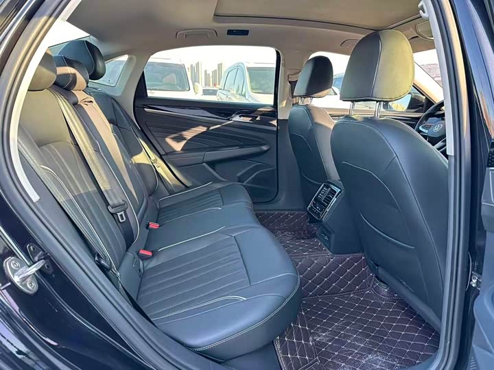 Фото 6 - Volkswagen Passat