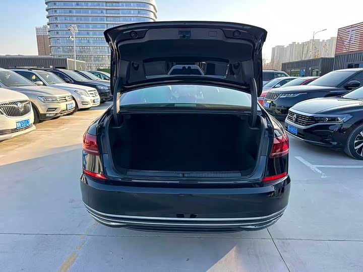 Фото 7 - Volkswagen Passat