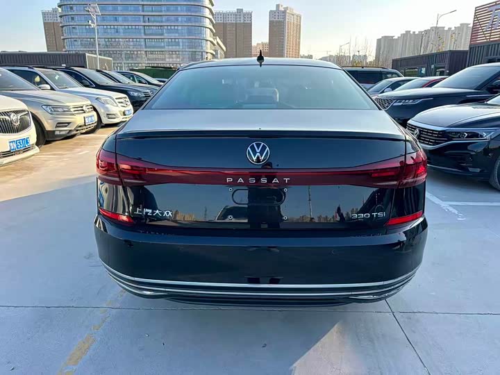 Фото 8 - Volkswagen Passat