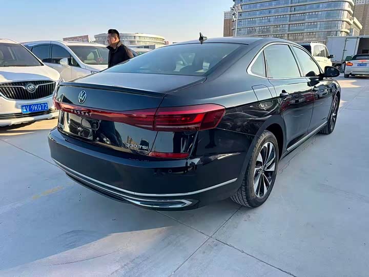 Фото 9 - Volkswagen Passat