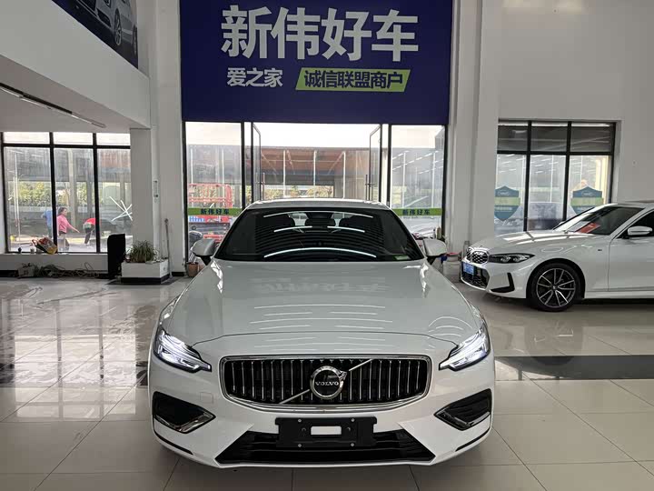 Фото 2 - Volvo S60