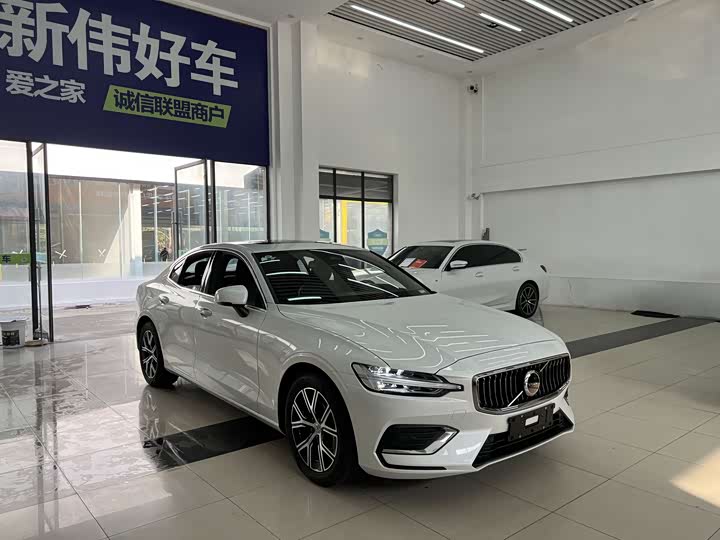 Фото 3 - Volvo S60