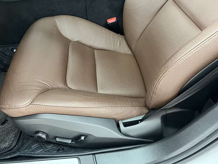 Фото 9 - Volvo S60