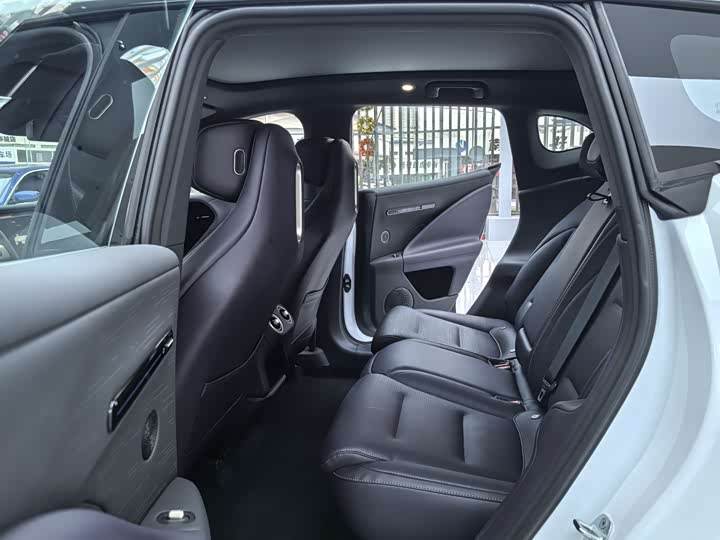 Фото 8 - Avatr 07