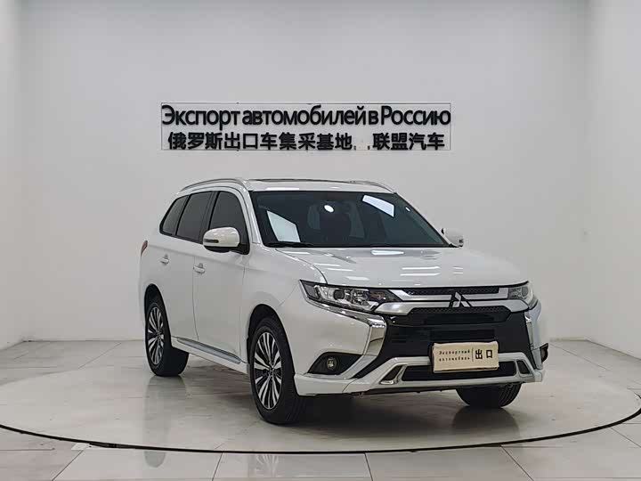 Фото 3 - Mitsubishi Outlander