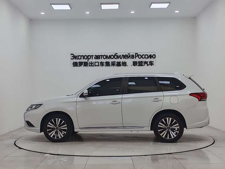 Фото 5 - Mitsubishi Outlander