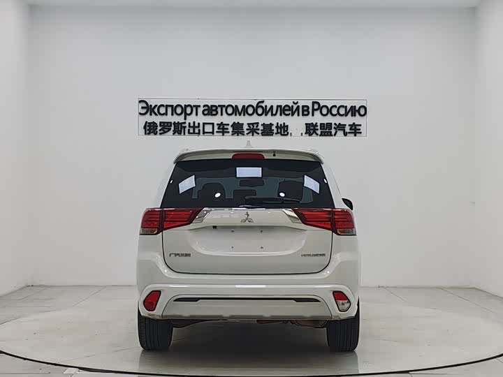 Фото 6 - Mitsubishi Outlander