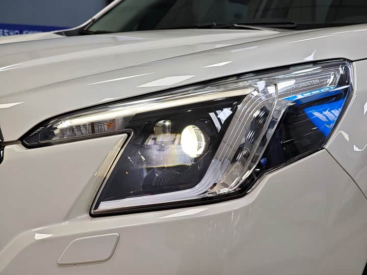 Photo 5 - Subaru Forester