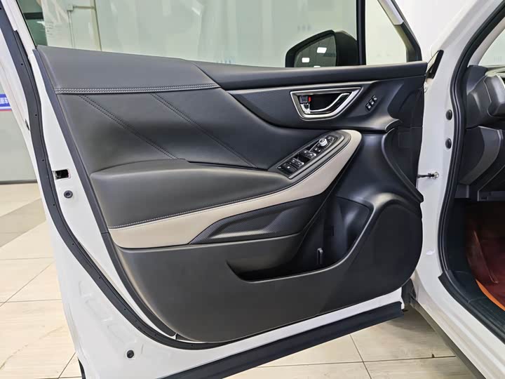 Photo 6 - Subaru Forester