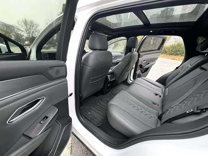 Фото 9 - BYD Song L DM-i Hybrid