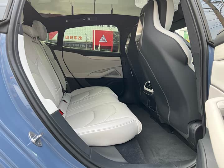 Фото 9 - Xiaomi SU7