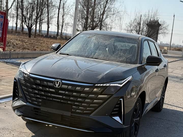 Фото 1 - Changan UNI-Z Hybrid