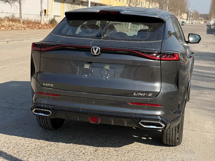 Фото 4 - Changan UNI-Z Hybrid