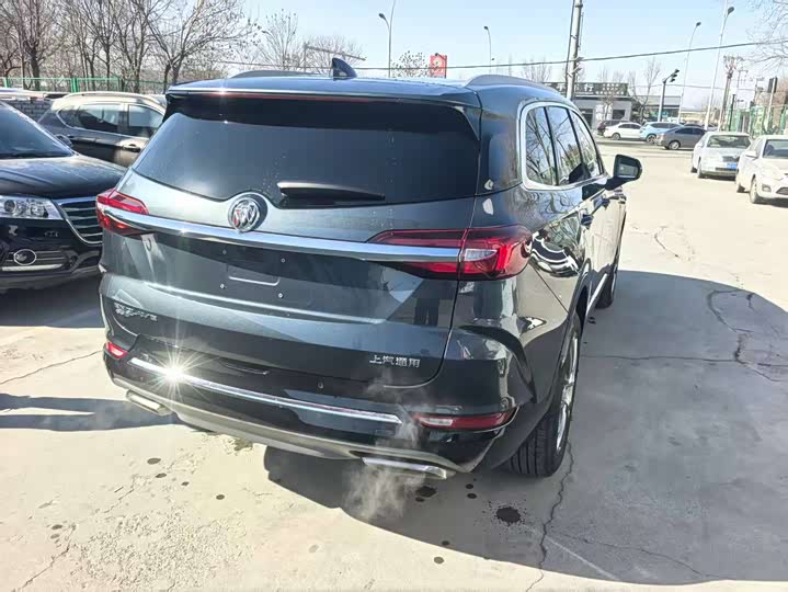 Фото 9 - Buick Enclave