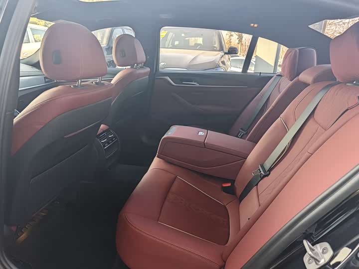 Фото 8 - BMW 5 Series