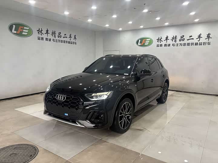 Фото 1 - Audi Q5L