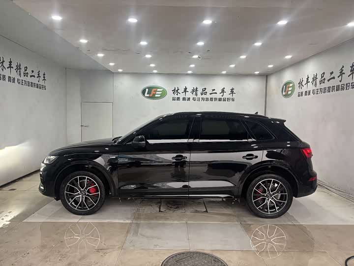 Фото 5 - Audi Q5L