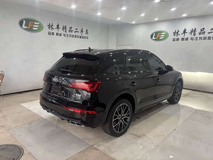 Фото 6 - Audi Q5L