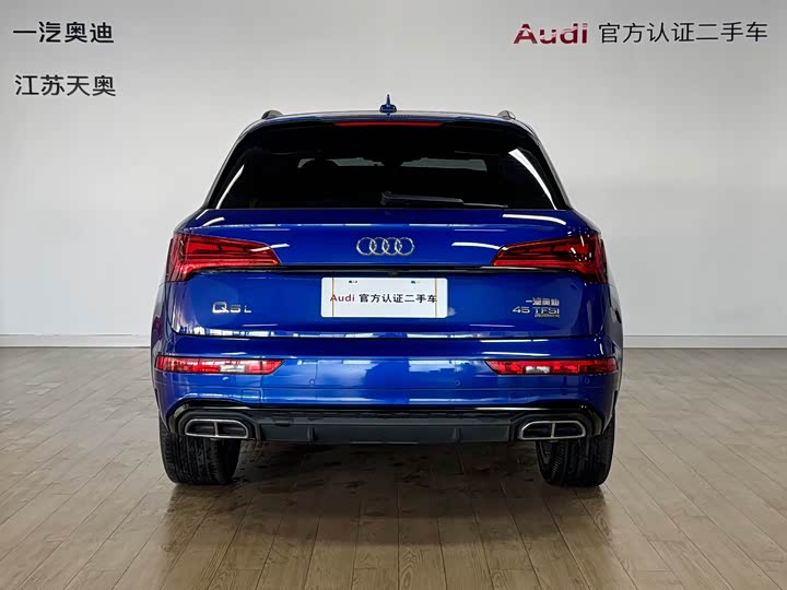 Фото 6 - Audi Q5L